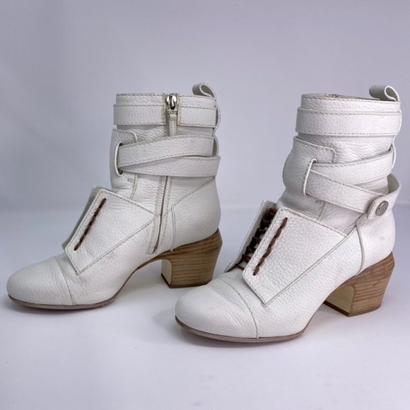 Authentic FENDI Diane Strappy Ankle Boots - Picture 2 of 7